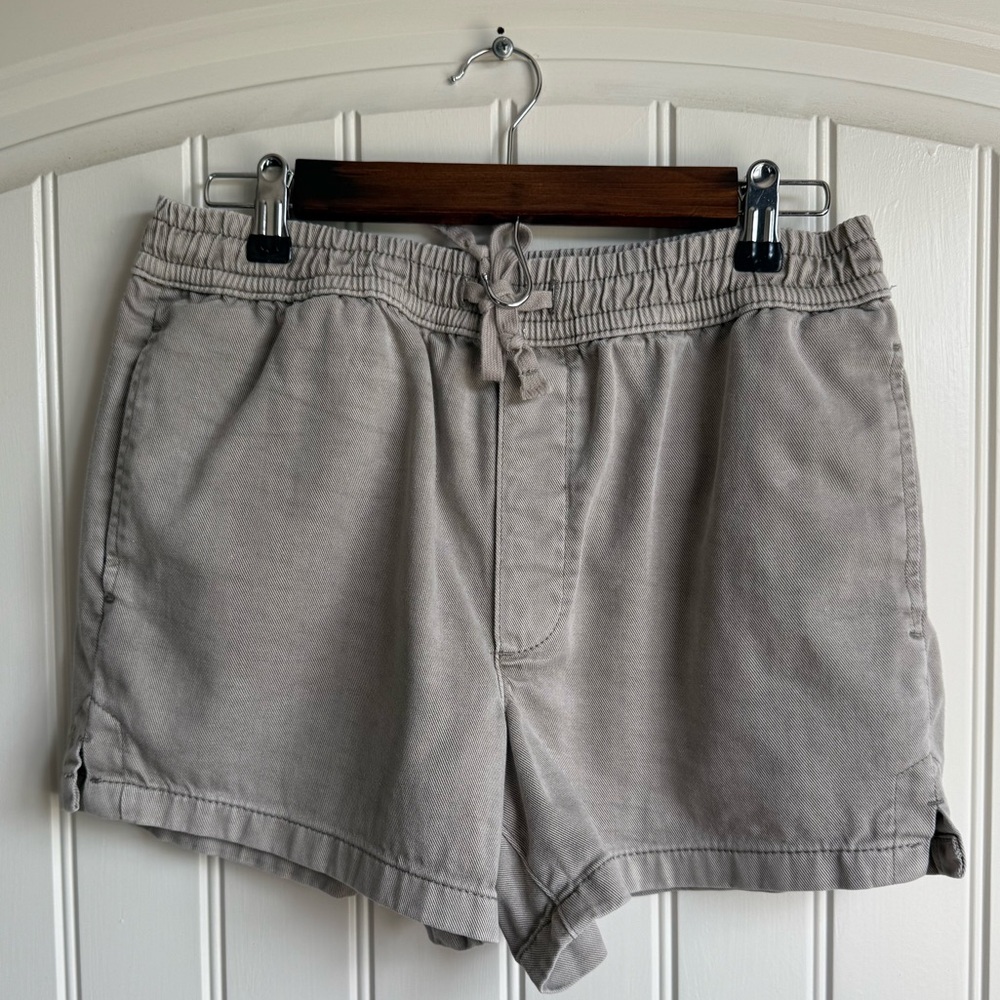 GAP Women's Tan Cargo Shorts